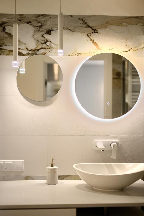 Aboutartapartments - Twin Towers Wroclaw Bagian luar foto